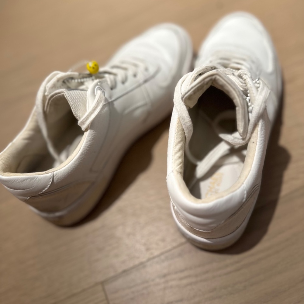 Michael kors women white sneaker - Picture 3 of 4